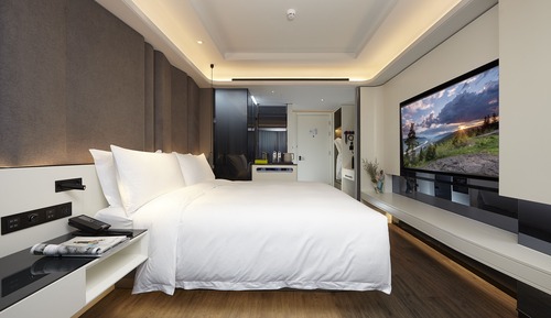 Deluxe Room, 1 King Bed