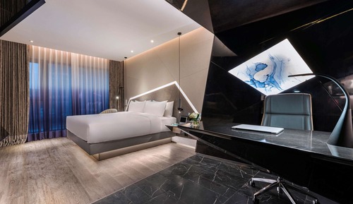 Room, 1 King Bed (Privilege)