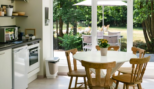 Comfort Cottage, Private Bathroom, River View (Jonquille)