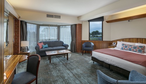Luxury Spa Suite 