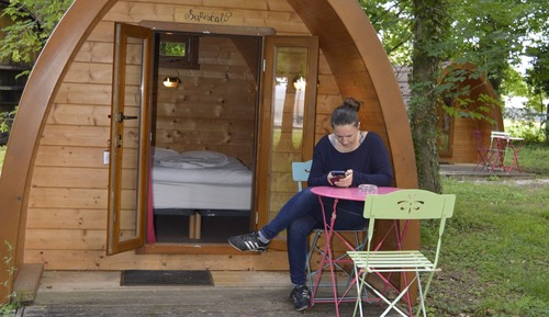 The Pod: An Unsual Accomodation in Champagne, in harmony with nature