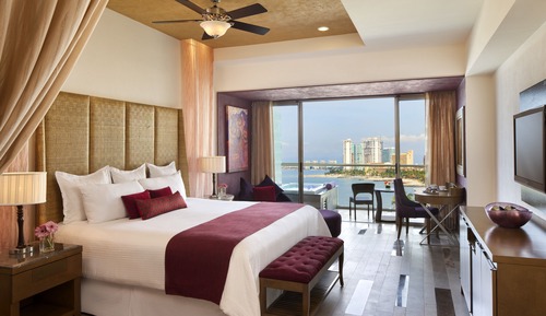 Preferred Club Jr. Suite Ocean View, 1 King Bed