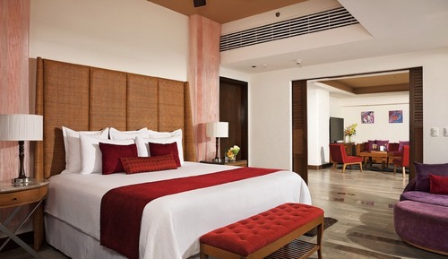 Preferred Club Master Suite Partial Ocean View
