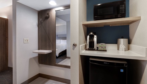 Suite, 1 Bedroom, Accessible (Mobility, Accessible Tub)