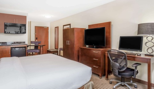 Room, 1 Queen Bed, Accessible, Non Smoking (Ground Floor)