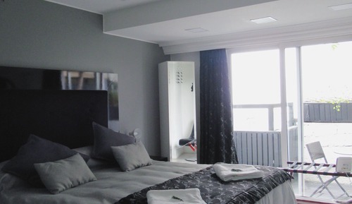 Standard Room, 1 King Bed, Garden View