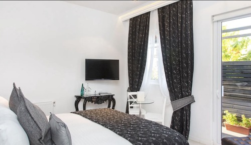 Standard Room, 1 King Bed, Garden View