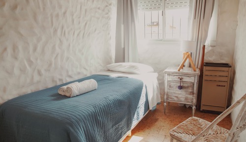 Single Room, Shared Bathroom
