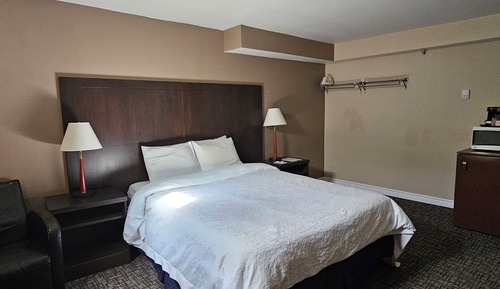 Room, 1 Queen Bed, Non Smoking (Interior Corridor Access)