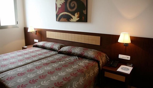Standard Twin Room, Private Bathroom