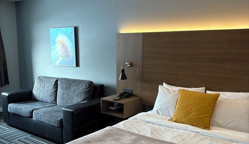 Standard Room, 1 Queen Bed