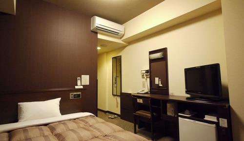 Single Room, Smoking