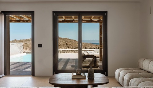 Royal Beachfront Infinity Pool Villa