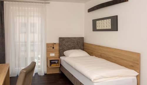 Single Room, Annex Building