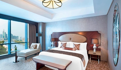 Room, 1 King Bed, River View