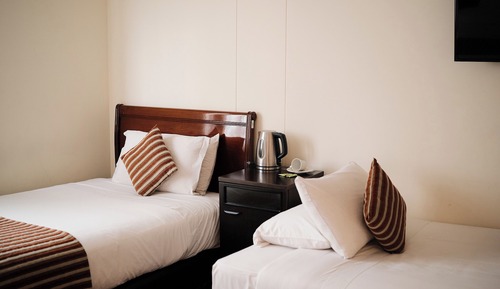 Room (Quadruple)