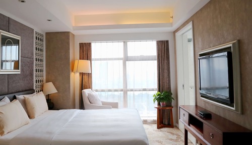 Room (Executive Studio)