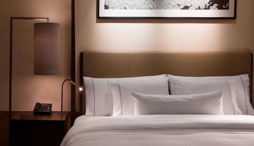 Room, 2 Twin Beds, City View