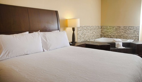Room, 1 King Bed, Jetted Tub