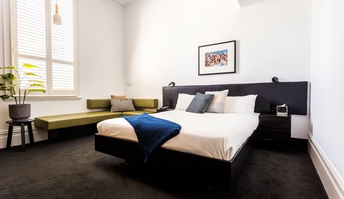 Deluxe Queen Room