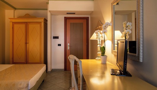 Double Room, Sea View, Beach Facilities excluded