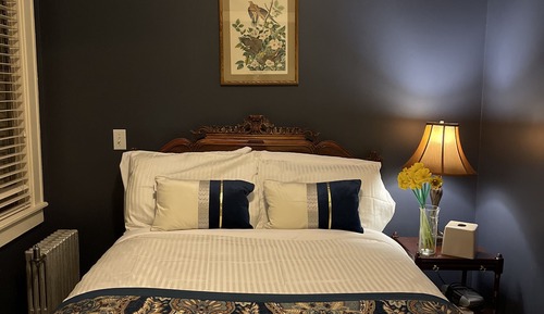 Room #9 - The Minimalist - Full