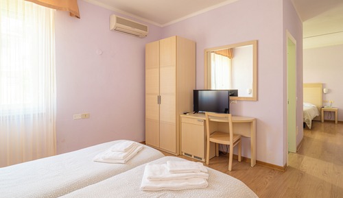 Standard Quadruple Room