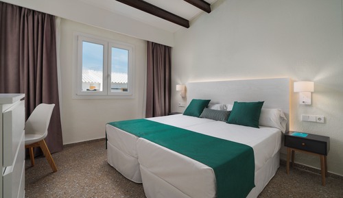 Apartment Frontal Sea View (2 Adults + 2 children)