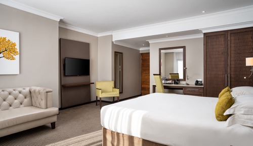 Superior Room, 1 King Bed, Mountain View