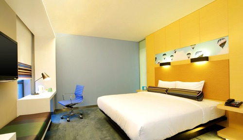 Room, 1 King Bed, City View (Breezy)