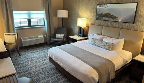 Deluxe Room, 1 King Bed