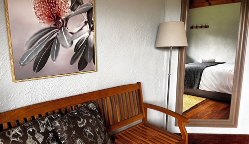 Comfort Cottage, 1 Queen Bed, Lake View (3 Night Rate)
