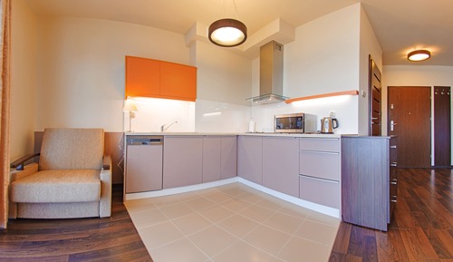 Studio (37 B)
