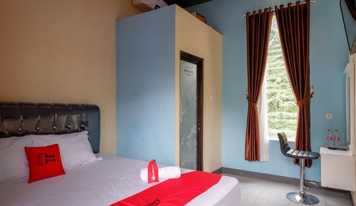 Double Room (Reddoorz)