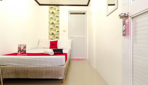 Double Room (Reddoorz)