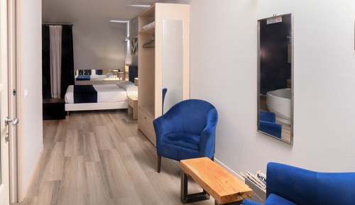 Suite (Elegance 22)