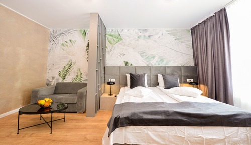 Studio, 1 Bedroom, City View