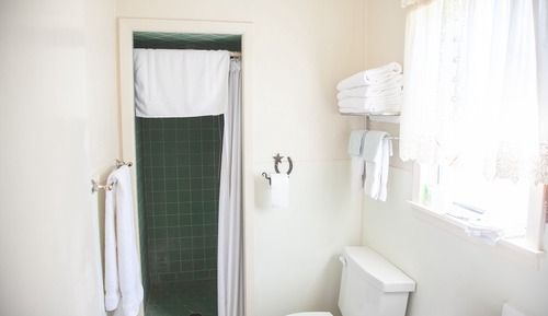 Standard Room, 1 Queen Bed (8)