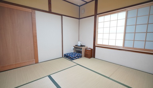 (207) 2F Twin Room (Private Room, Shared Shower and Toilet)