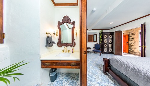 Superior Room, 1 Queen Bed, Lanai, Poolside (w/AC)