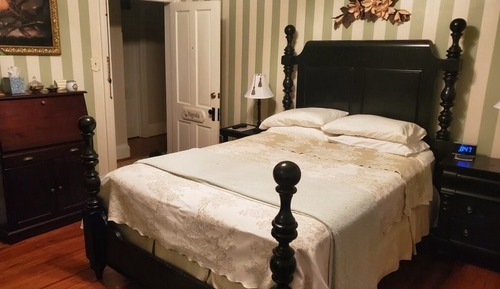 Magnolia Room