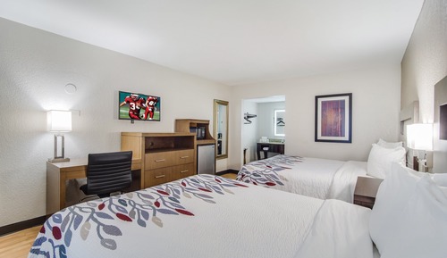 Deluxe Room, 2 Queen Beds, Accessible, Non Smoking (Roll-In Shower)