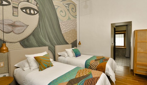 Superior Twin Room, Private Bathroom, Courtyard View