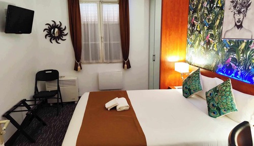 Standard Double Room, 1 King Bed, Accessible