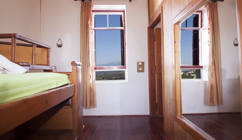Traditional House, 2 Bedrooms