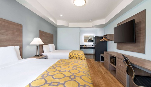 Room, 2 Queen Beds, Accessible, Non Smoking (Mobility/Hearing Impaired Accessible)
