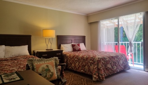 Deluxe Studio, 2 Queen Beds