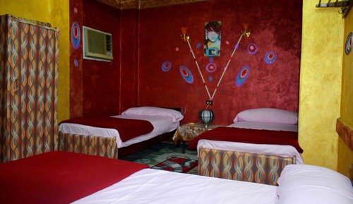 Basic Triple Room, Smoking, Shared Bathroom