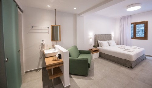 Superior Suite (Outdoor Pool)