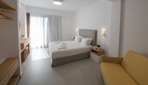 Classic Triple Room, Sea View